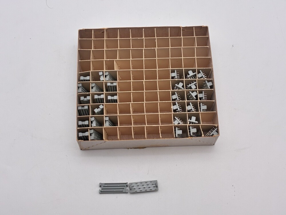 Amphenol AWED Spectra-Strip 806-20 Connectors 842-806-2004-012 Vintage Lot